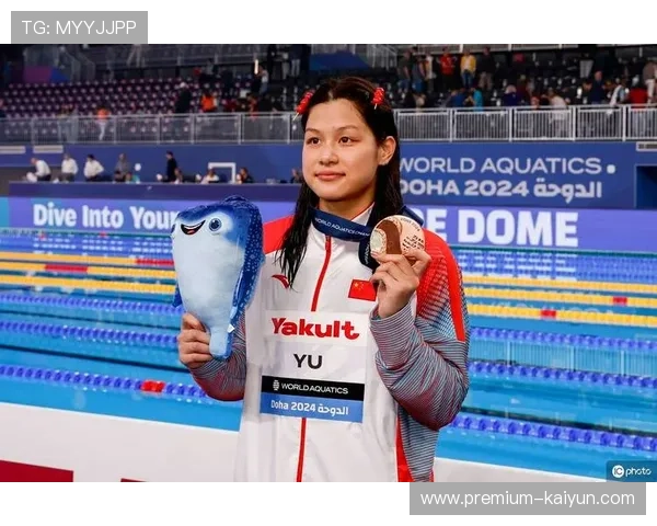 世界泳联锦标赛新加坡举行，中国队15金位居榜首